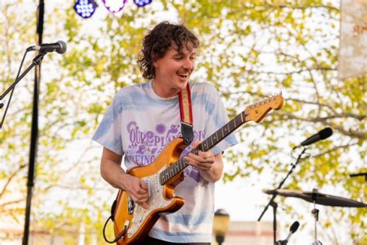 Saturday Sessions: Houndmouth performs “McKenzie"