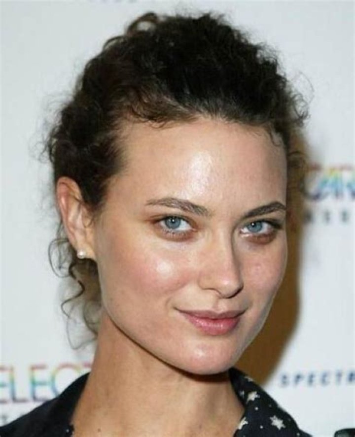 Shalom Harlow Bio, Movies, Age, Height, Partner, Family, Net Worth