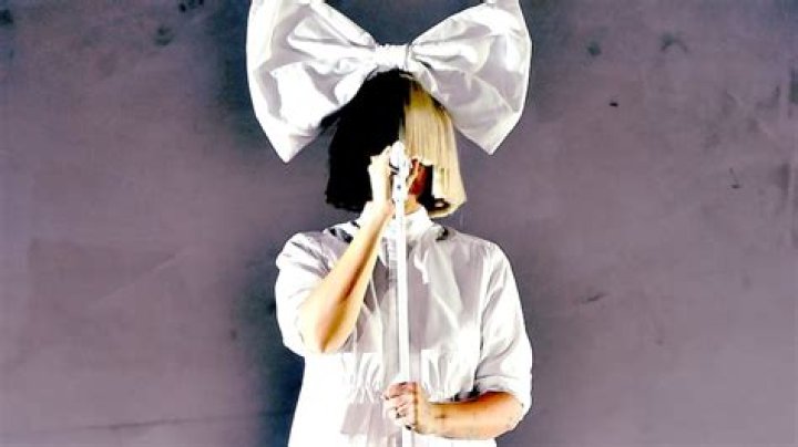 Sia Reveals She Is Mystery Crypto Collector Bianca ‘de Medici
