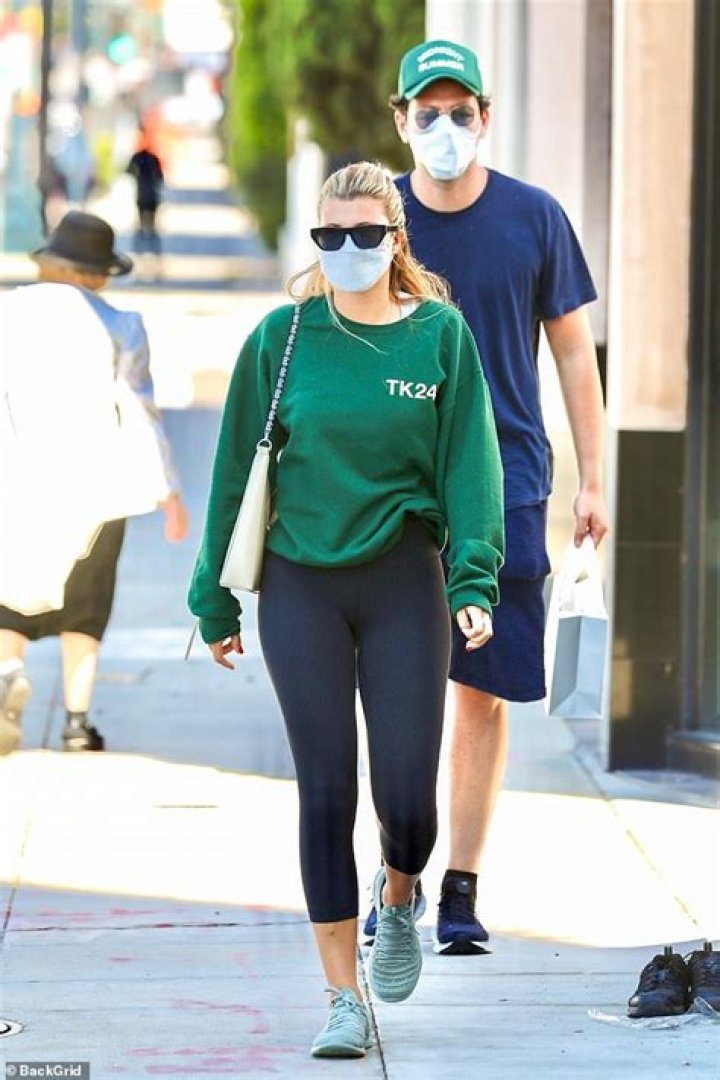 Sofia Richie mixes style with comfort as she works black leggings