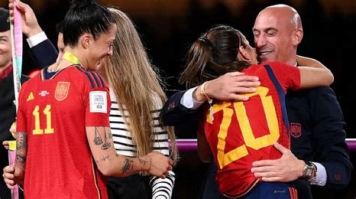 Spain's Women's World Cup winners get matching 'There's no summer without a KISS!' temporary tattoos to make light of FA president's kiss-gate scandal, as more complaints emerge