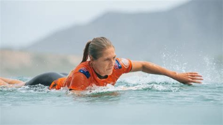 Stephanie Gilmore knocked out of Olympic surfing in heats