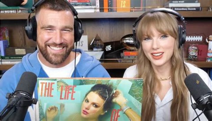 Taylor Swift Makes Surprise 'SNL' Cameo After Travis Kelce's