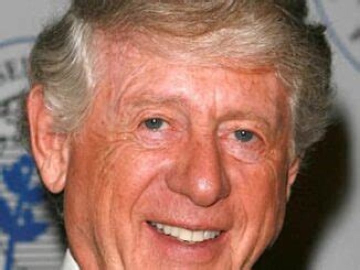 Ted Koppel Bio, Age, Family, Nightline, Wife, Height, Salary, Net Worth, Books