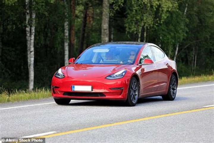 Tesla expected to be singled out after over 200 smashes while on autopilot in new NHTSA report