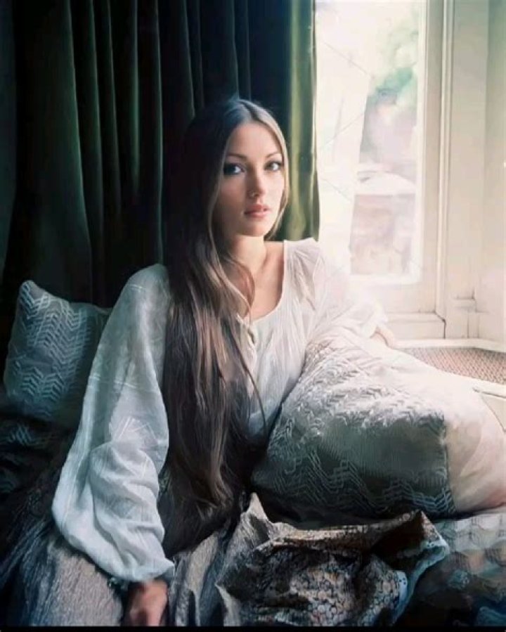 The secrets of how Jane Seymour keeps her hair looking so amazing - even at 70