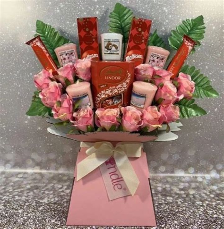 These Yankee Candle bouquets are the perfect gift for someone special this Valentine's Day
