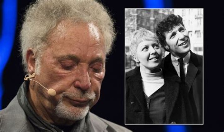 Tom Jones’ wife Melinda Trenchard died after lung cancer battle - symptoms for you to spot