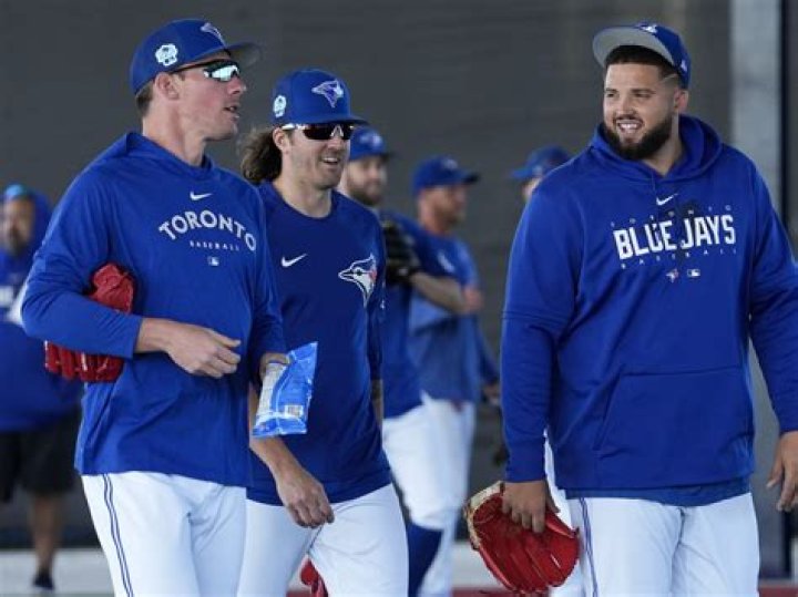 Toronto Blue Jays agree to 3-year $63 million deal with Chris Bassitt