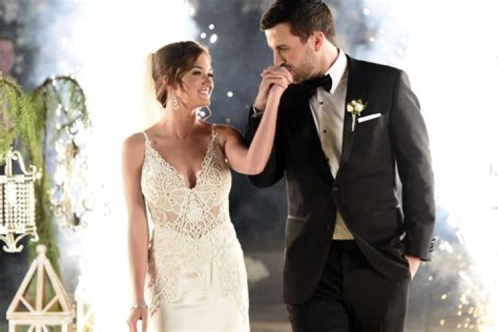 Two Bachelor Nation Couples Have Split in 2023: 1 Divorce & 1 Broken Engagement Revealed So Far | EG, Extended, Slideshow, Television, The Bachelor, The Bachelorette : Just Jared