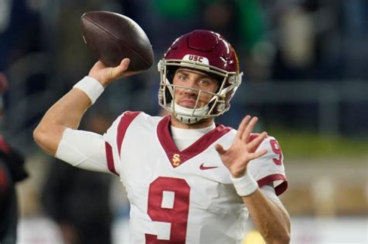 USC QB Kedon Slovis day-to-day with lower leg injury