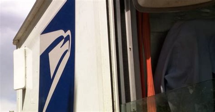 USPS mail carrier rescues 6-year-old girl after mother overdoses on fentanyl