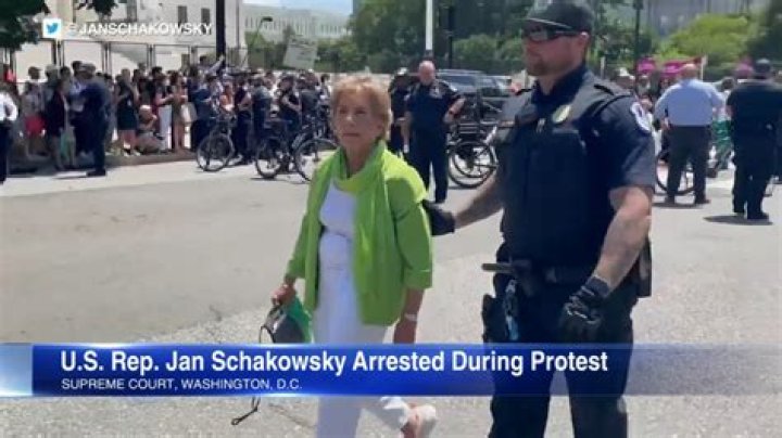 VIDEOS: Jan Schakowsky, Ilhan Omar, Cori Bush, AOC arrested at Supreme Court abortion rights protest after Roe v Wade overturned