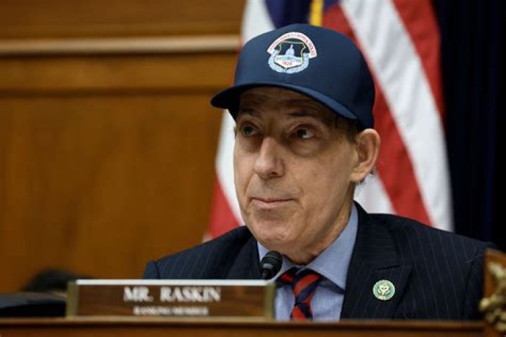 What Happened To Jamie Raskin's Hair? Is He Going Bald? Does He Wear Hair Mask