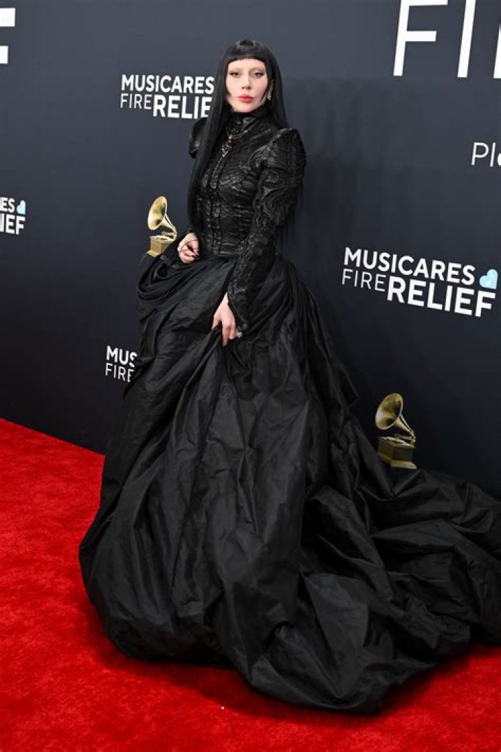 What Happened To Lady Gaga's Pregnancy: Fans Think Lady Gaga Was Pregnant At The Oscars During Her Liza Minnelli Tribute