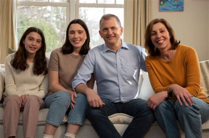 What Happened To Rep Sean Casten Daughter Gwen Casten? Did Suicide Linked To Her Death