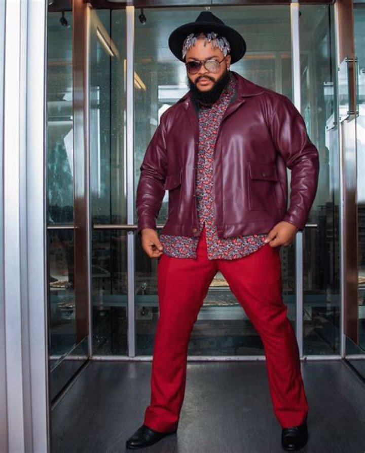 Whitemoney Speaks With British Accent Shortly After Landing In Ireland (Video)