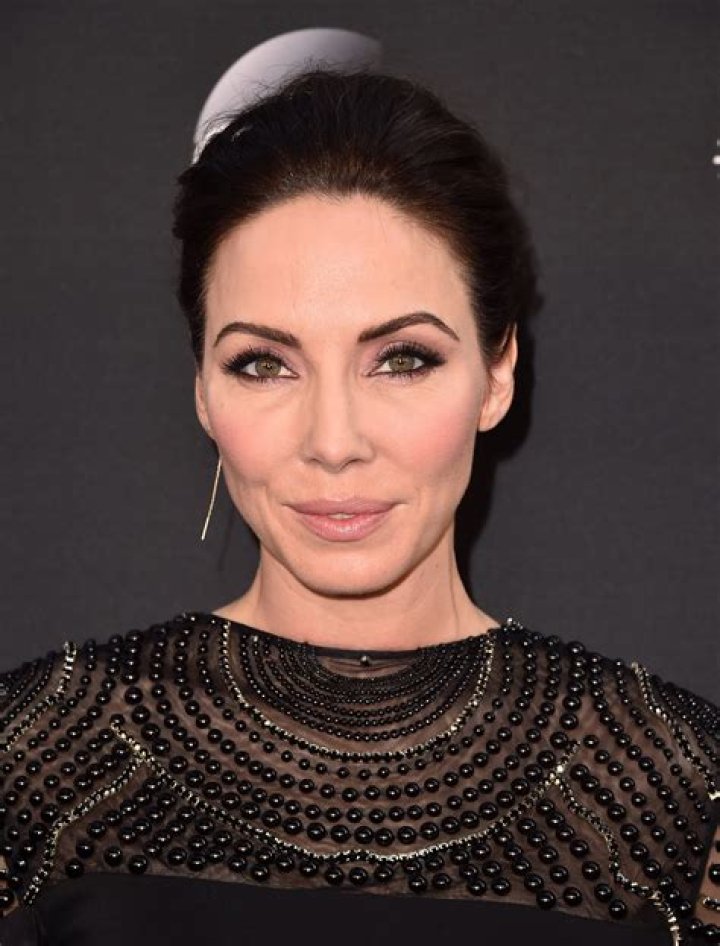 Whitney Cummings Height, Weight, Net Worth, Age, Birthday, Wikipedia, Who, Nationality, Biography