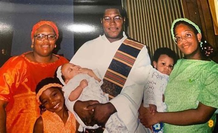 Who Are Cole Palmer Parents: Mum Janet And Dad? What To Know About The Manchester City Midfielder