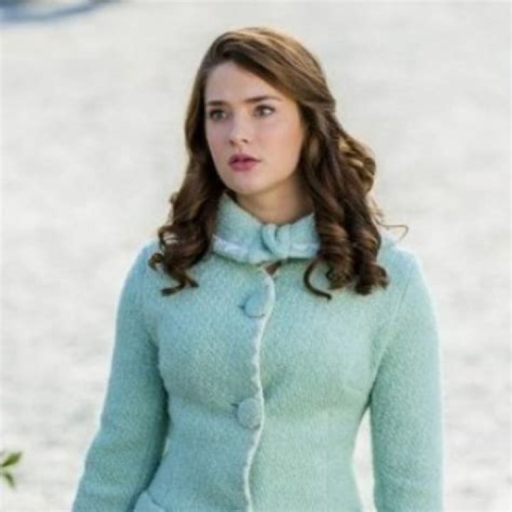 Who Are Eva Bourne Parents And Family Background? Age And Wikipedia Explored