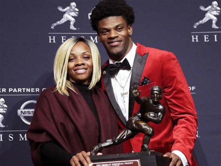 Lamar Jackson Girlfriend or Wife Jaime Taylor? Age Difference & Net Worth
