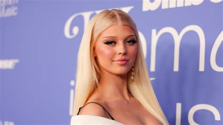Who is Loren Gray and what is her net worth?