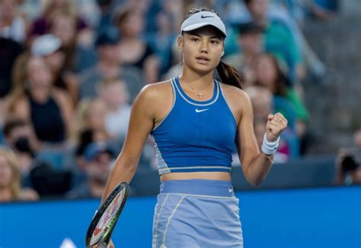 Who watched Emma Raducanu's victory from the box last night?