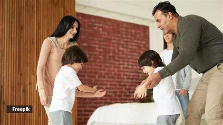 Why Hallmark's Luke Macfarlane Never Wanted To Follow In His Family's Footsteps