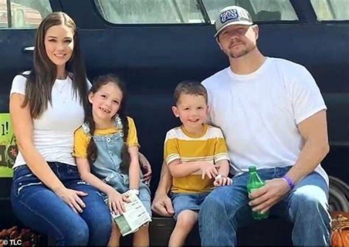 Widowed mom finds love with a Romanian TikTok stripper on 90 Day Fiancée