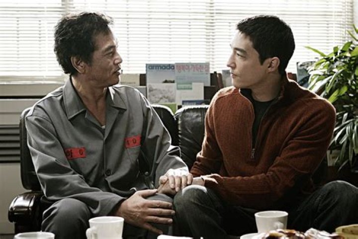 Wife, Parents, Siblings, Wedding, Girlfriend, Net Worth