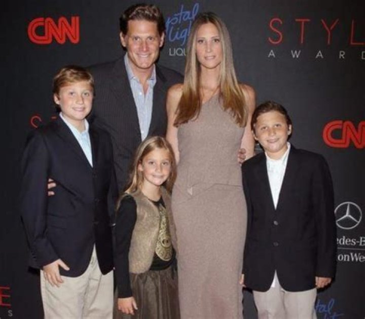 Wiki, Bio, Age, Net Worth, Height, Husband, Family