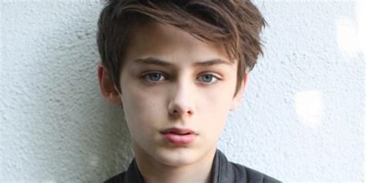 William Franklyn-Miller Wiki Bio, age, height, parents, sister, dating, salary