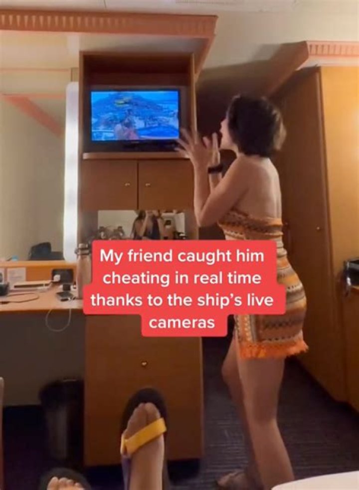 Woman catches cheating boyfriend with live photo function on iPhone and video goes viral on TikTok