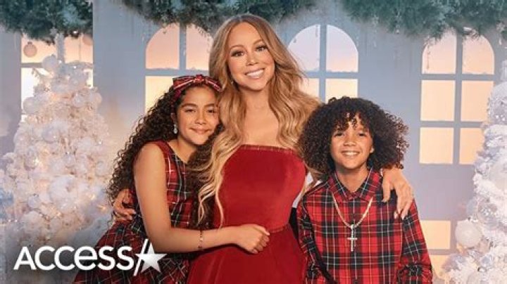 You Have To See How Mariah Carey Kicked Off the Holiday Season