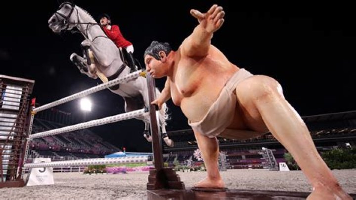 'You see a big guy's butt' - Sumo statue may have spooked equestrian horses