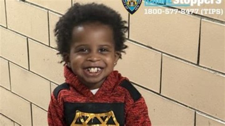 Young boy found in Wellington, sheriff's office looking for family