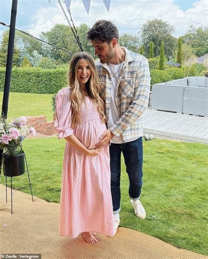 Zoella is pregnant! YouTube star Zoe Sugg confirms she is expecting her second child